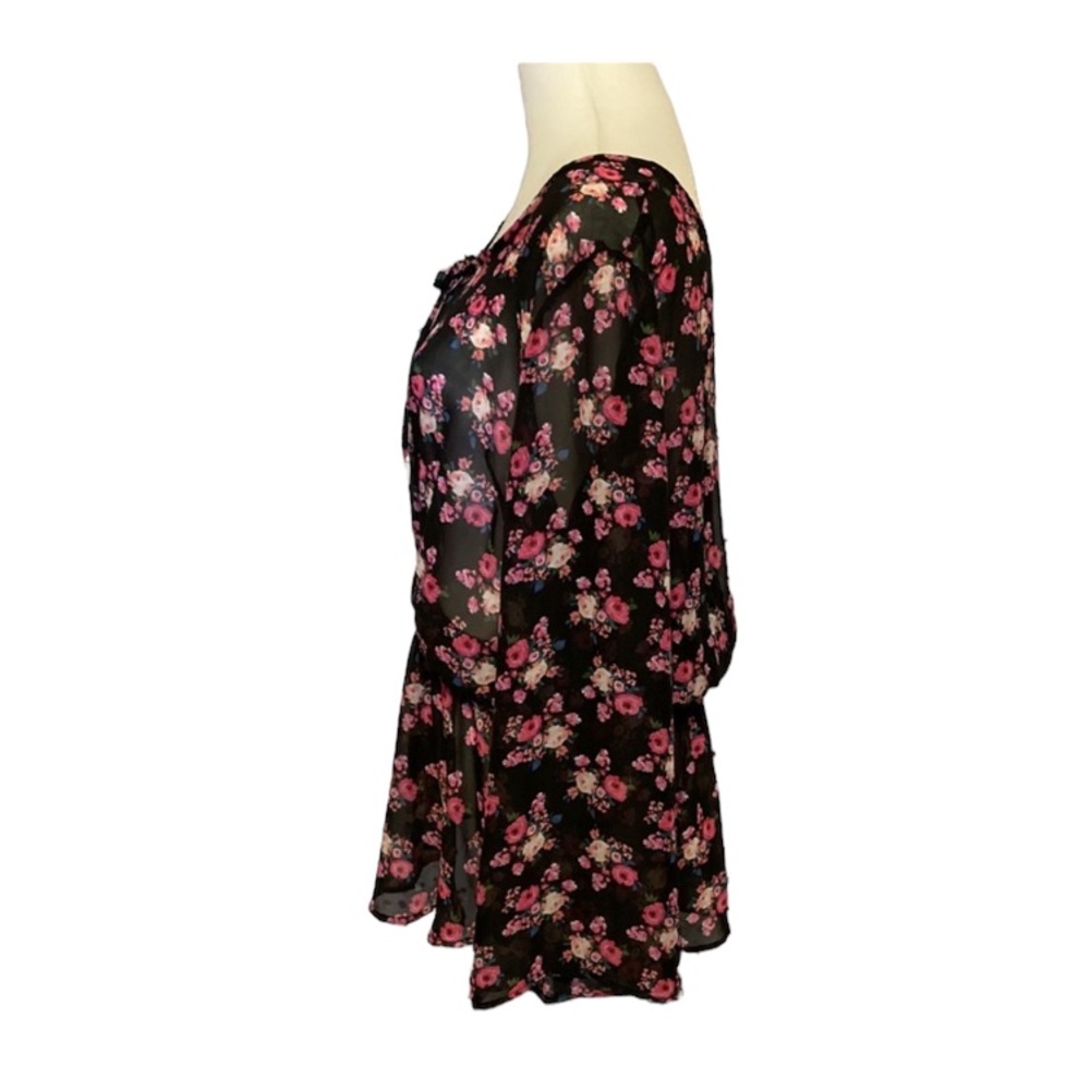 No Boundaries women’s floral boho blouse w/open back blouse & cinched waist. - Picture 3 of 6